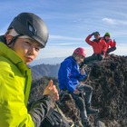 NEWS、一泊二日の登山で絶景をバックに「生きろ」を歌唱 画像