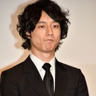 坂口健太郎、私生活で黒い水泳帽…モデル仲間が目撃「血迷ってる」 画像