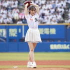 元°C-ute鈴木愛理、初始球式で美しい投球フォーム披露！ 画像