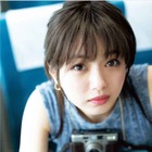 【昨日のエンタメニュース】市川美織、1st写真集発売／欅坂・平手、歌唱中に笑顔 画像