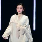 【TGC 2019】日向坂46・加藤史帆と高本彩花が小悪魔的ウインクで魅了! 画像