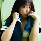 制服や水着ショットも!来栖りんの写真集が本日発売! 画像