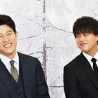 竹内涼真&鈴木亮平、ドラマロケ先で高齢のファンから「お願いだから抱きしめて！」と懇願される 画像