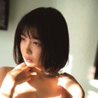 寺本莉緒、1st写真集の発売前重版決定！本日発売『ヤンマガ』に未収録カットも 画像