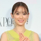 泉里香、バスト強調のセクシーエプロン姿披露！ 画像