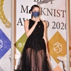 河北麻友子、ベストマスクニスト受賞！大胆美脚見せドレスで登場！ 画像