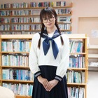 深田恭子、お下げのセーラー服姿を披露！ 画像