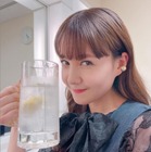 トリンドル玲奈、レモンサワーの乾杯カット公開！「一緒に飲みたい」「何の番組？」の声多数 画像