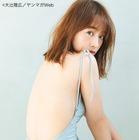 神部美咲、美背中大胆露出の見返りショット！ヤンマガグラビア企画に登場！ 画像