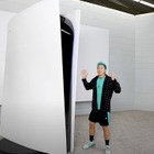 海外YouTuber、世界最大のPS5を披露―3mの大きさで価格は約740万円 画像