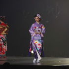 岡田結実&吉田あかりが振袖姿で関コレ・ランウェイ登場 画像