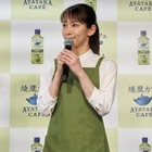 吉岡里帆がエプロン姿で“バリスタ見習い”! 苦手なお菓子作りも克服? 画像