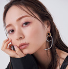 乃木坂46・梅澤美波がソロ表紙!キャミやワンピ着こなしで美肌披露 画像