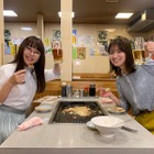 桜井日奈子＆岡崎紗絵、ドラマ『ごほうびごはん』の仲睦まじい飲み会オフショットに反響！ 画像