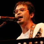 奥田民生、在宅生活で「元気な曲浮かばない」　立って弾かないから演奏姿勢変化も？ 画像