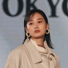 山下美月、サンタコスを披露！初ソロで「恋人がサンタクロース」を緊張歌唱!? 画像