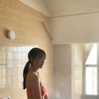 豊田ルナ、温泉水着＆セクシーポロシャツオフショット公開！ 画像