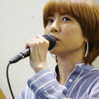 「年齢的に大丈夫か?!みないな感じはありますが……」hitomi、46歳のミニスカ披露 画像