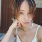 第3子妊娠中の鈴木亜美、デビュー当時を思わせるハンサムショートヘアに 画像