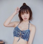 えなこ、写真集のセクシーなデニムビキニ披露！オフショットを公開 画像