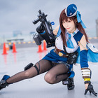 「コミケ100」勝利の女神『NIKKE』マリアンが指揮官を支える！人気レイヤー・箱ネコ 画像
