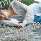 櫻坂46・小林由依の濡れシャツ透けカット!写真集の封入特典ポストカー6パターン公開 画像