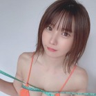 「いろんなサイズ測ってみる?」えなこ、メジャーでバスト測るセクシーショット 画像