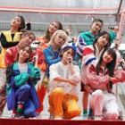 Girls² 、雨の中キュートなパフォーマンスでファンを魅了 画像