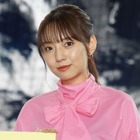 新内眞衣、毛布にくるまりスラリ美脚露出！グラビアオフショット公開 画像