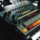 20世紀の音楽を変えた伝説のリズムマシン「TR-808」にフォーカス 画像