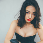 高橋メアリージュン、最新グラビアで胸元の谷間セクシーなドSカット 画像