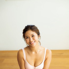 元ラウンジ嬢&現役会社員がグラビアで美ボディ公開 画像