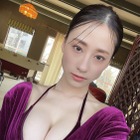 澄田綾乃、洗練された大人の色気見せる谷間ショット！ 画像