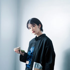 若月佑美、初のフォトエッセイから収録作の一部が公開!クールなアザーカットも 画像