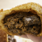 今年もカレーパングランプリ金賞獲得！ピカソ「牛肉ゴロゴロカレーパン」が期間限定20％オフに 画像