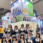 「純情のアフィリア」がコミケブースに登場！ファンと2ショットチェキ 画像