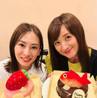 小松彩夏、37歳の誕生日を迎えた北川景子と笑顔で寄り添う2ショット公開 画像
