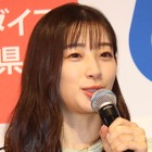 足立梨花、前撮りウェディングドレス姿に反響！「メッチャ綺麗」「笑顔が最高」 画像