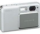 ニコン、フェイスクリアー機能と生活防水機能搭載の510万画素デジカメ「COOLPIX S2」 画像