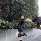 安斉星来、全身真っ黒コーデで美脚を強調「理想的なスタイルすぎる」 画像