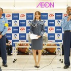 乃木坂46・黒見明香、千葉県警の啓発活動に制服姿で登場 画像