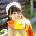 “かすみ草とステラ”比賀ハル&小柴美羽、異なるグラビアテーマで“色白素肌”大胆見せ! 画像