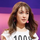 藤井サチ、約7年間務めた『𝖵𝗂𝖵𝗂』専属モデル卒業!“さちスマイル”全開の撮影カット大放出 画像