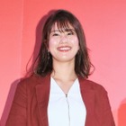 稲村亜美、胸元チラ見せのプールショットに「セクシー」の声 画像