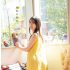 日向坂46金村美玖、眩しい笑顔で魅せるキュートな春グラビア 画像