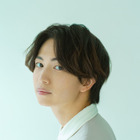 突然現れた謎のオジサンは30年後の自分だった！？NHK新ドラマに綱啓永と久保史緒里 画像
