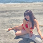 豊田ルナ、“ビキニの日”に3種のビキニ姿！ 美ヒップあらわなバックショットも 画像