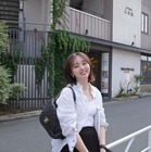 江野沢愛美のミニ丈再び…！プリーツスカートから覗く“色白生脚”が美しい 画像