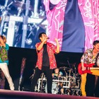 TUBE、夏のスタジアムライブ2公演が映像商品に！ 舞台裏に密着したドキュメント映像も 画像