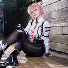 スタイルの良さが“レベチ”！「ホロライブ」鷹嶺ルイの美脚際立つビジュアルを完全再現した注目レイヤー・碧ノゆゆ 画像